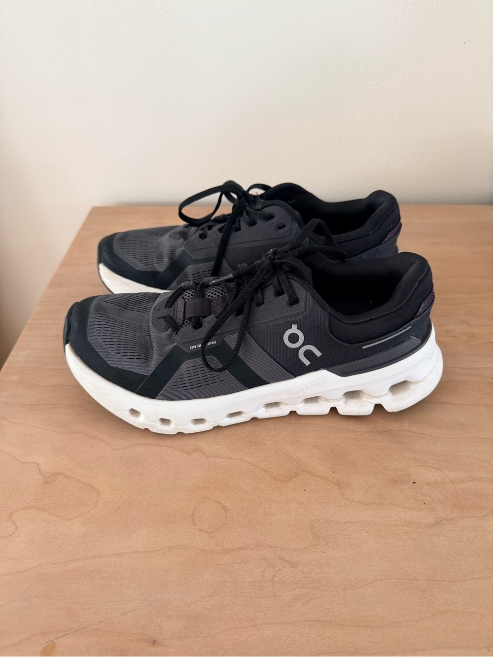 On Running Women’s Cloudswift Black and Gray Running Shoes